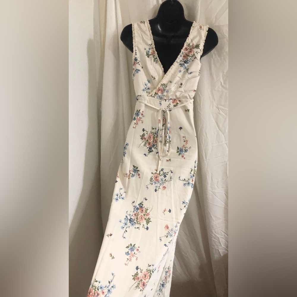 Jessica Simpson cream ditsy floral satin effect maxi dress size medium brand new - Picture 14 of 16